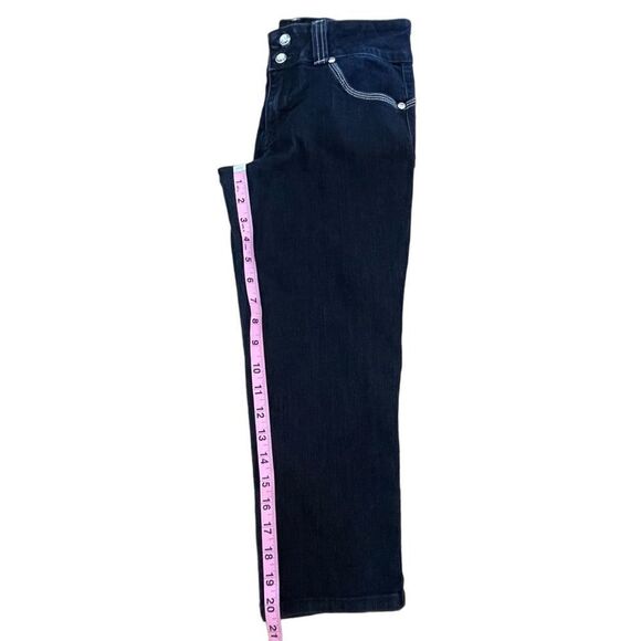 Hammer ~ denim capris ~ crystal button detailing ~ chic back design ~ size 5 - Picture 12 of 12